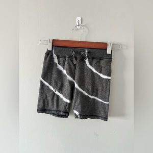 COZII toddler shorts. T4
